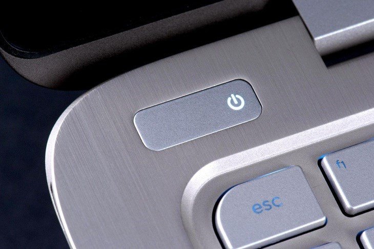 Nút nguồn laptop Dell không phản hồi khi ấn