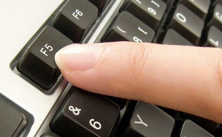 Nút phím độc lập với biểu tượng đèn nền bàn phím để kích hoạt chiếu sáng bàn phím HP