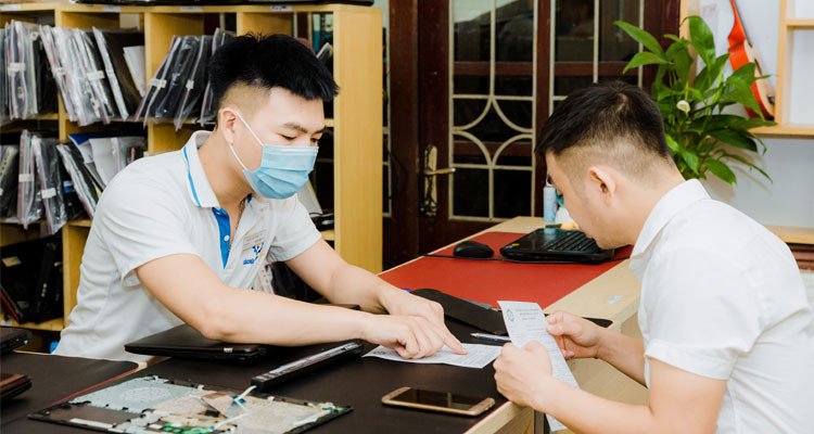 Phòng giao nhận máy tại sửa chữa laptop 24h thái hà
