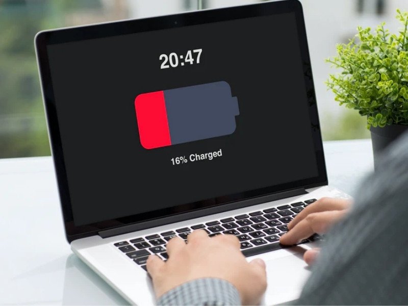 Pin laptop đã qua sử dụng lâu ngày có thể bị chai, giảm dung lượng thực tế