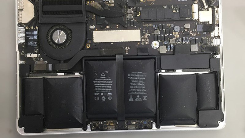 Pin laptop dễ bị phồng nếu sử dụng lâu trong nhiệt độ nóng