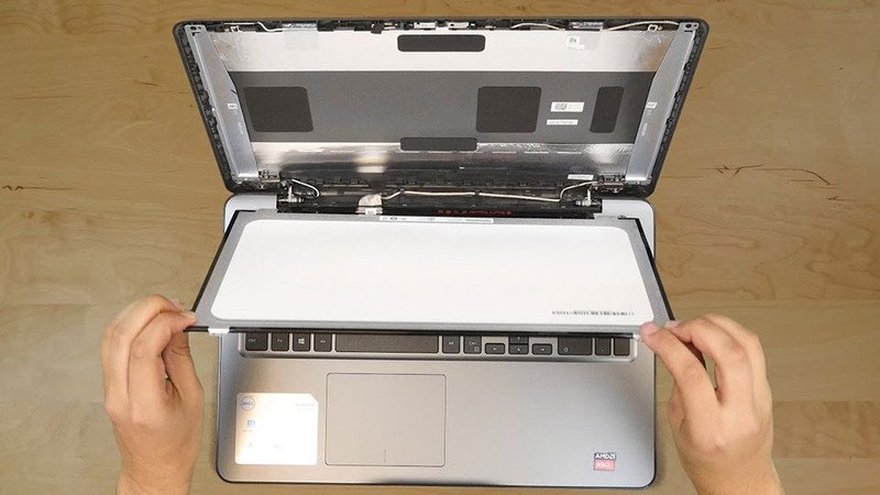 Quy trình **thay màn laptop Dell giá** hợp lý giúp sửa lỗi nhanh chóng