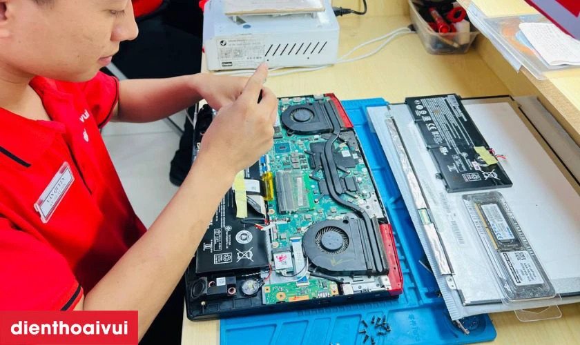 Quy trình thay pin laptop MSI chuyên nghiệp