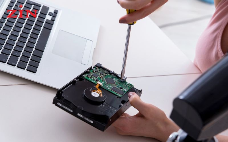 Quy trình thay pin máy tính HP chi tiết