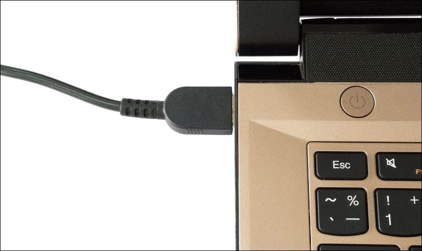 Sạc pin laptop HP đúng cách và giữ máy luôn mát