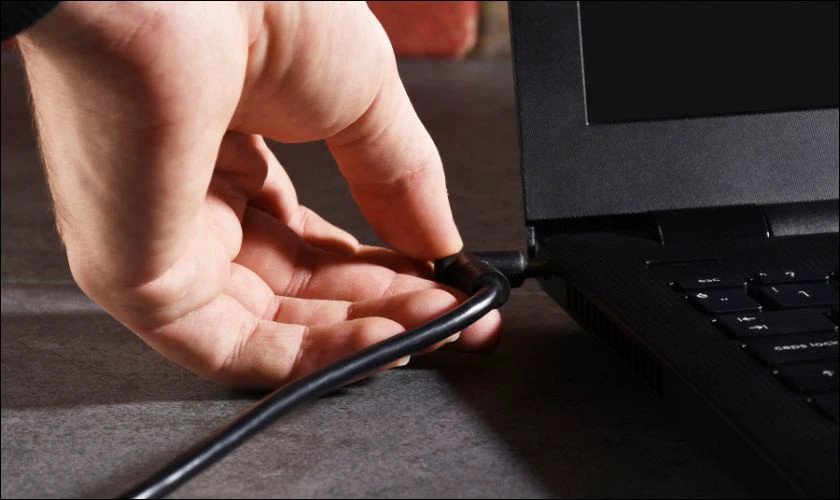 Sạc pin laptop HP đúng cách