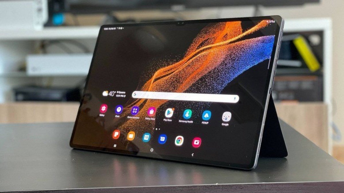 Samsung Galaxy Tab S8 với bút S Pen, một lựa chọn tuyệt vời khi cần máy tính bảng dùng như laptop