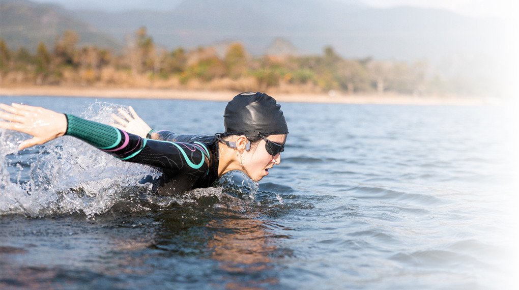 Shokz OPENSWIM PRO S710 là tai nghe Bluetooth truyền xương đa dạng tính năng, phù hợp bơi lội