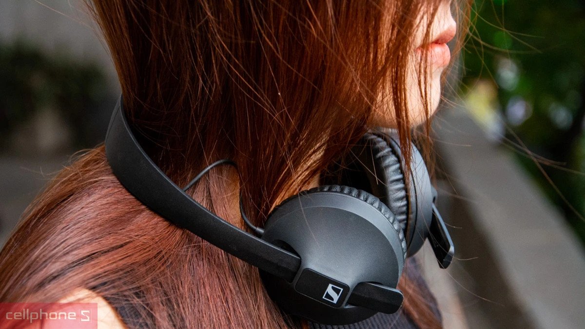 Sơ đồ biểu diễn dải tần số âm thanh, minh họa chất âm chi tiết của tai nghe Bluetooth Sennheiser