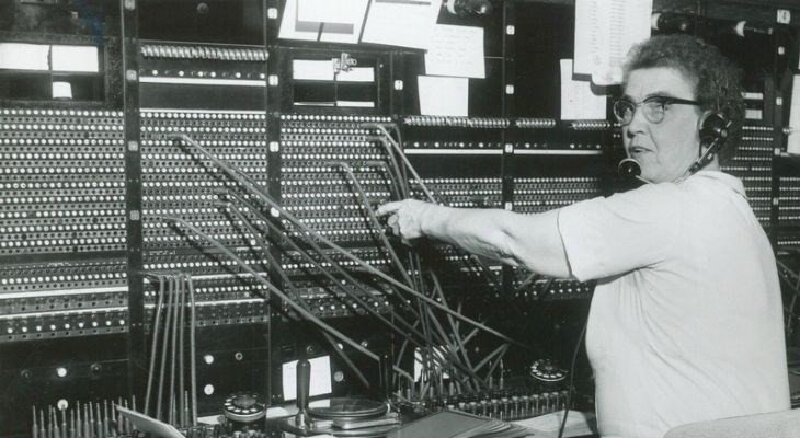 Sơ đồ minh họa lịch sử phát triển của jack cắm 3.5mm qua các thời kỳ