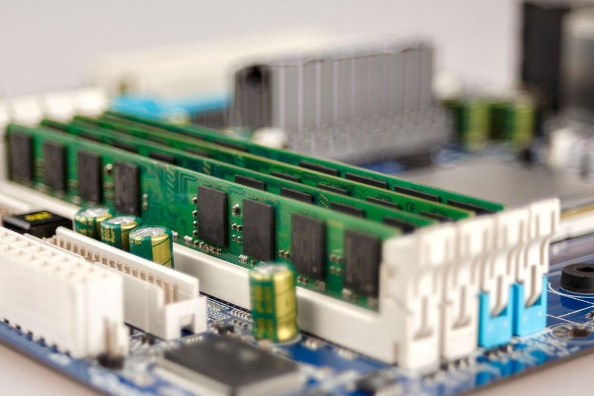 Sự cố bộ nhớ RAM khiến laptop không lên nguồn hoặc tự tắt