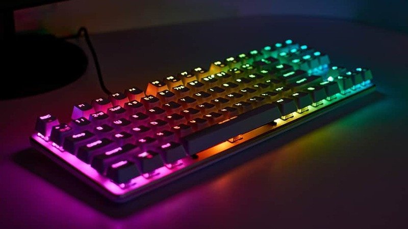 Sử dụng bàn phím rời có đèn nền thay thế cho laptop Lenovo Core i5