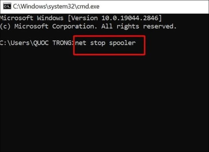 Sử dụng lệnh "net stop spooler" để dừng dịch vụ in ngay lập tức