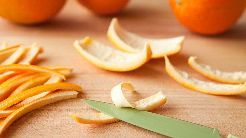 Sử dụng vỏ chanh hoặc quýt để xua đuổi kiến hiệu quả