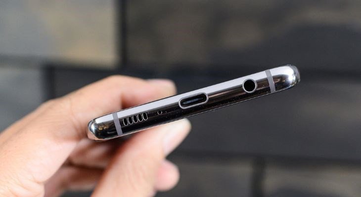 Sự hiện diện của jack tai nghe 3.5mm trên các mẫu smartphone phổ thông