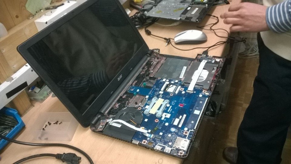 Sửa chữa và thay thế linh kiện tại trung tâm Thiên Ân