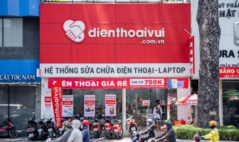 Sửa lỗi màn hình laptop bị đen ở đâu uy tín?