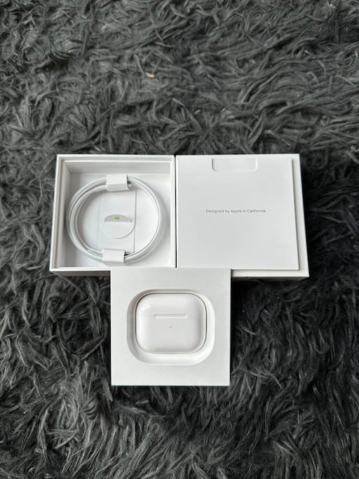 Tai nghe AirPods Pro cũ fullbox với phụ kiện đầy đủ