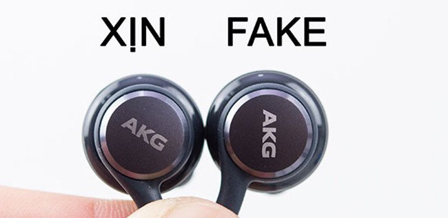 Tai nghe AKG Samsung chính hãng và phiên bản giả cạnh nhau