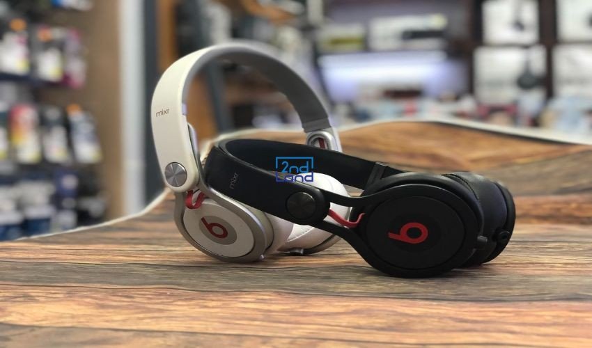 Tai nghe Beats cũ thời trang