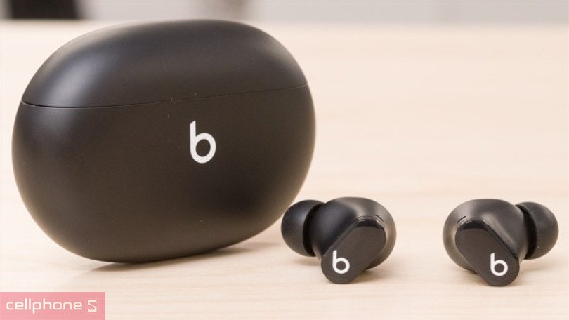 Tai nghe Beats Studio Buds + màu đen trong hộp sạc, nâng cấp vượt trội