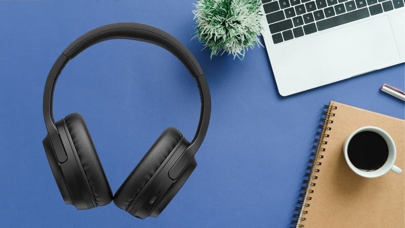 Tai nghe Bluetooth Havit H662BT màu đen, thiết kế nhỏ gọn, sang trọng với mic thu âm rõ ràng cho đàm thoại và giải trí.
