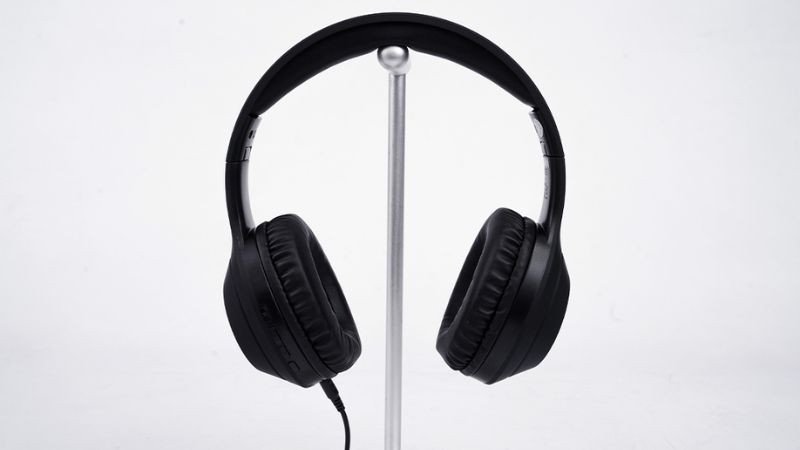 Tai nghe chụp tai Havit H661BT màu đen, nổi bật với khả năng kết nối Bluetooth 5.3 và mic thu âm rõ ràng.