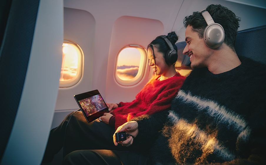 Tai nghe chụp tai JBL Tour One M3 màu đen, công nghệ Smart Tx thông minh