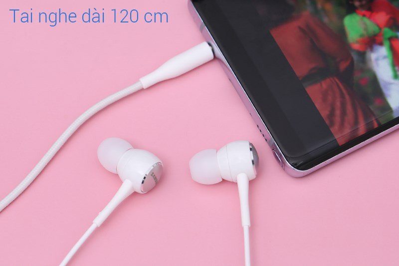 Tai nghe có dây Samsung IG935 màu trắng với thiết kế sang trọng
