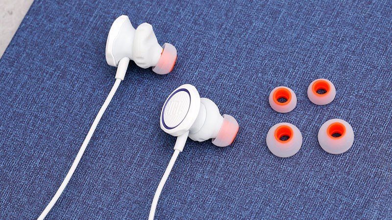 Tai nghe game thủ PUBG JBL Quantum 50 nhỏ gọn, chống ồn hiệu quả