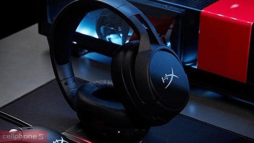 Tai nghe HyperX Cloud 2 kết nối với thiết bị gaming