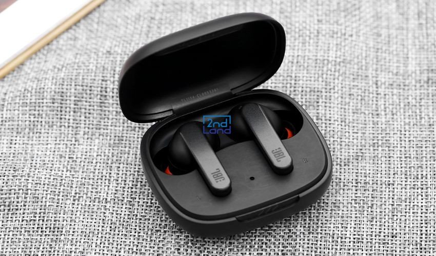 Tai nghe JBL cũ bền bỉ