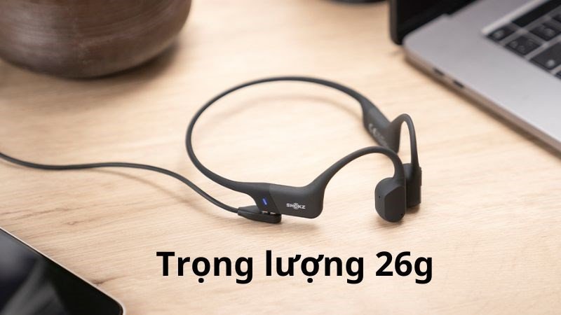 Tai nghe Shokz OpenRun S803 màu đen, thiết kế nhỏ gọn, nhẹ nhàng, chuyên biệt cho hoạt động thể chất.