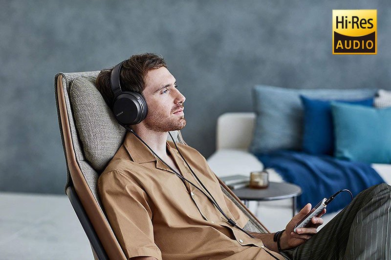 Tai nghe Sony MDR-Z7M2 cao cấp màu đen, minh họa cho trải nghiệm nghe nhạc hi res đỉnh cao