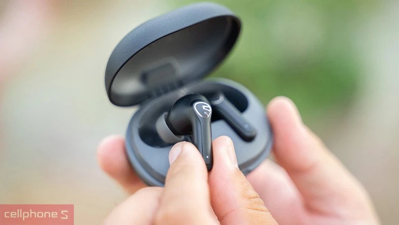 Tai nghe Soundpeats T3 Pro có thiết kế bo tròn tinh tế và micro chống ồn AI