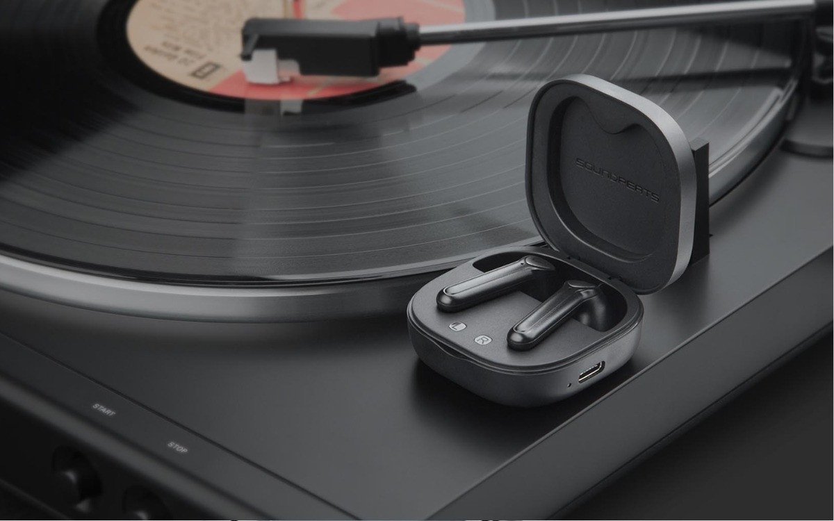 Tai nghe SoundPEATS TrueAir 2 màu đen