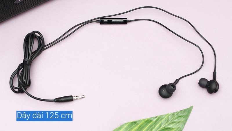 Tai nghe với dây cáp dài tiện lợi
