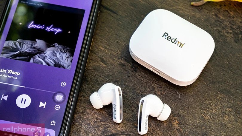 Tai nghe Xiaomi Buds 5 màu trắng với tính năng chống ồn chủ động