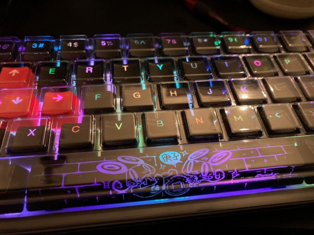 Tấm che bàn phím laptop trong suốt giữ nguyên vẻ đẹp thiết bị