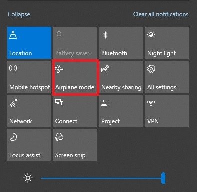 tắt chế độ máy bay laptop qua Action Center