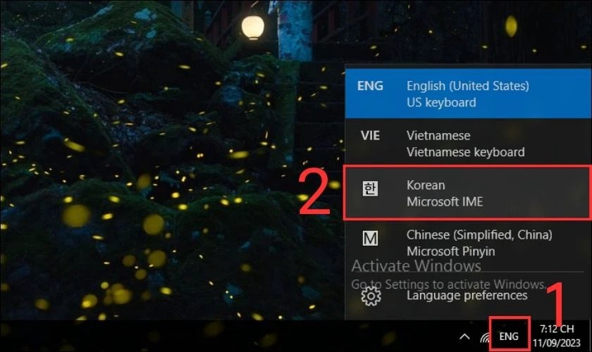 Thanh tác vụ Windows hiển thị biểu tượng ngôn ngữ, cho phép chuyển đổi sang bàn phím tiếng Hàn.