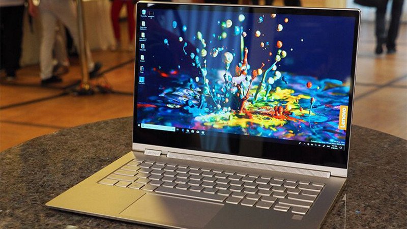 Thao tác bật đèn bàn phím trên laptop Lenovo bằng tổ hợp Fn và phím Spacebar