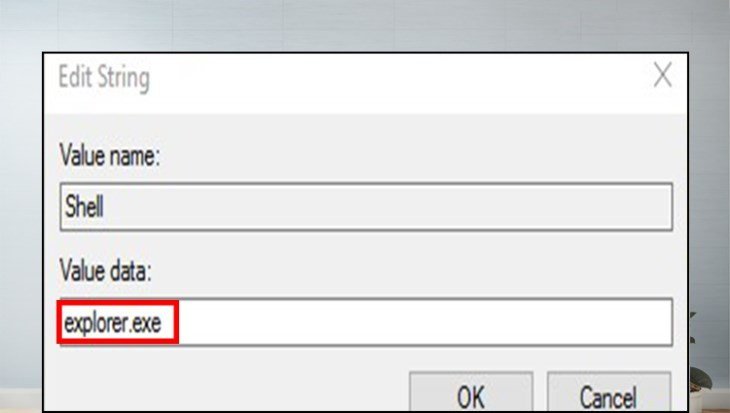 Thay đổi giá trị Shell thành explorer.exe trong Registry khi laptop bị đen màn hình