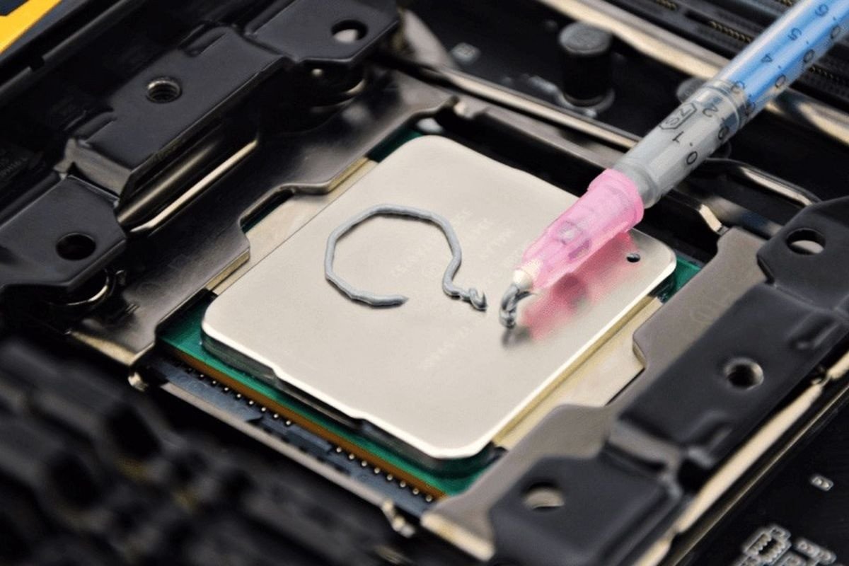 Thay keo tản nhiệt cho laptop định kỳ