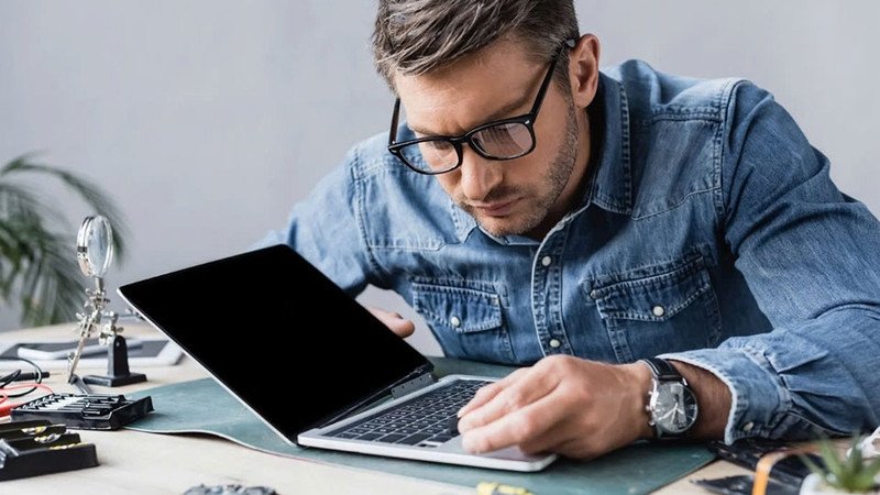 Thay mới màn hình là cách giải quyết nhanh chóng các lỗi