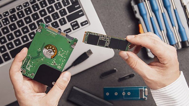 Thay thế ổ cứng HDD bằng SSD để tăng tốc độ laptop
