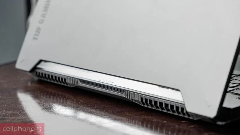 Thiết kế chắc chắn và bền bỉ của laptop ASUS TUF Gaming A15 FA507NUR-LP101W