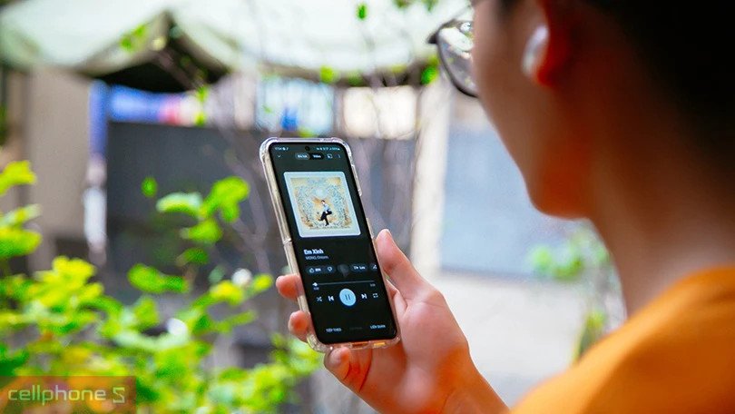 Thiết kế công thái học của tai nghe Redmi Buds 5