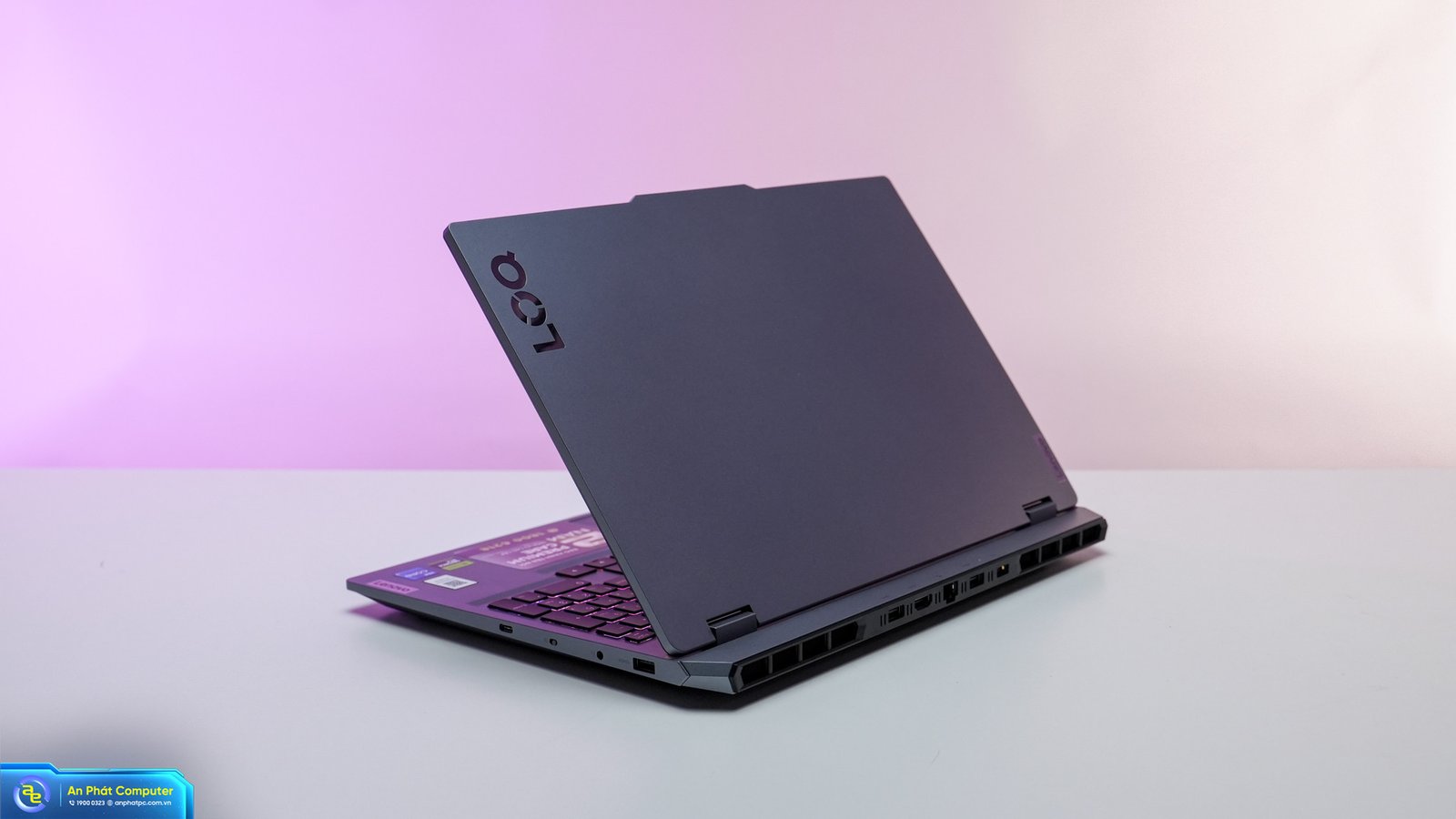 Thiết kế hiện đại, mạnh mẽ của laptop Lenovo LOQ 15IRX9 83DV017HVN