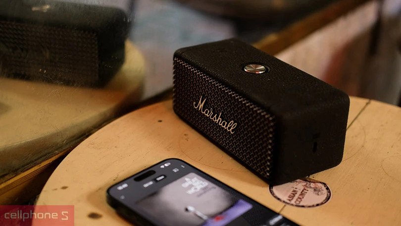 Thiết kế nhỏ gọn, cá tính của loa bluetooth Marshall Emberton II màu đen